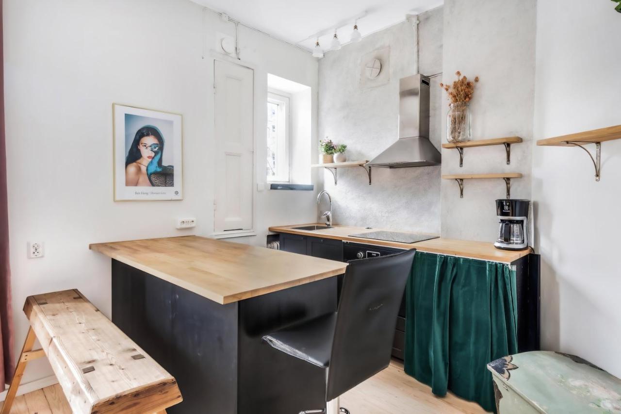 Wehost Modern Kitchen Studio With Bright Colours Apartamento Helsínquia Exterior foto