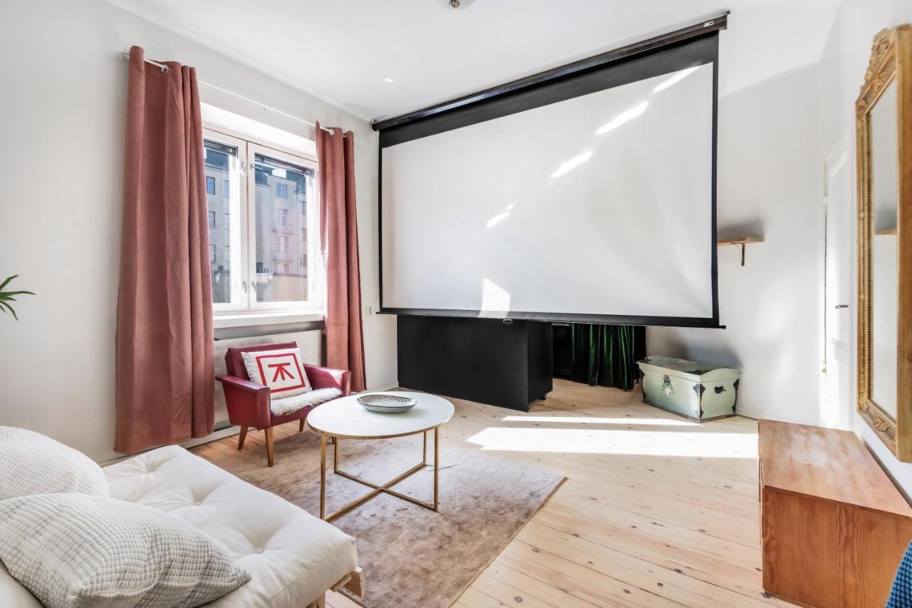 Wehost Modern Kitchen Studio With Bright Colours Apartamento Helsínquia Exterior foto