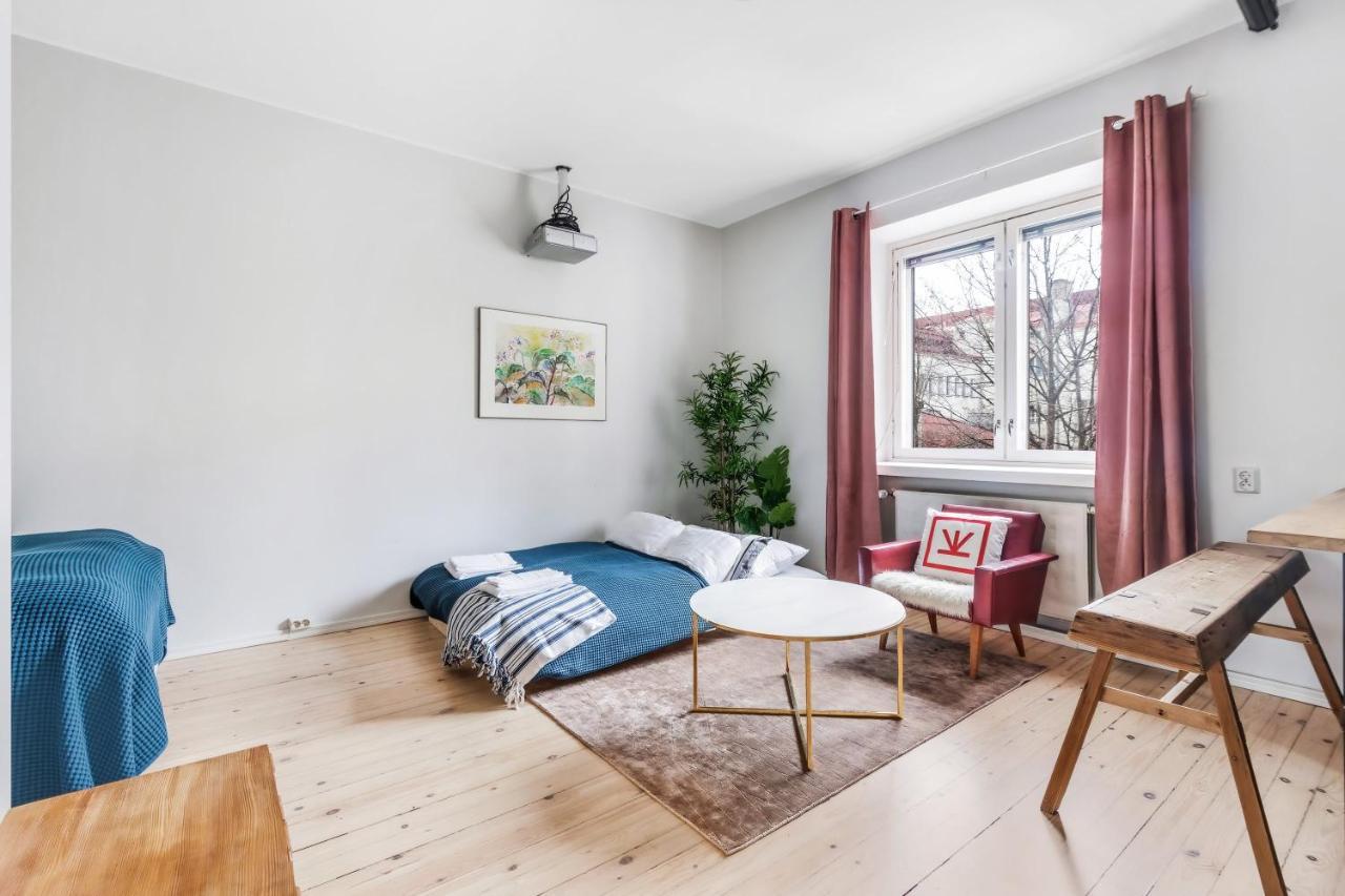 Wehost Modern Kitchen Studio With Bright Colours Apartamento Helsínquia Exterior foto