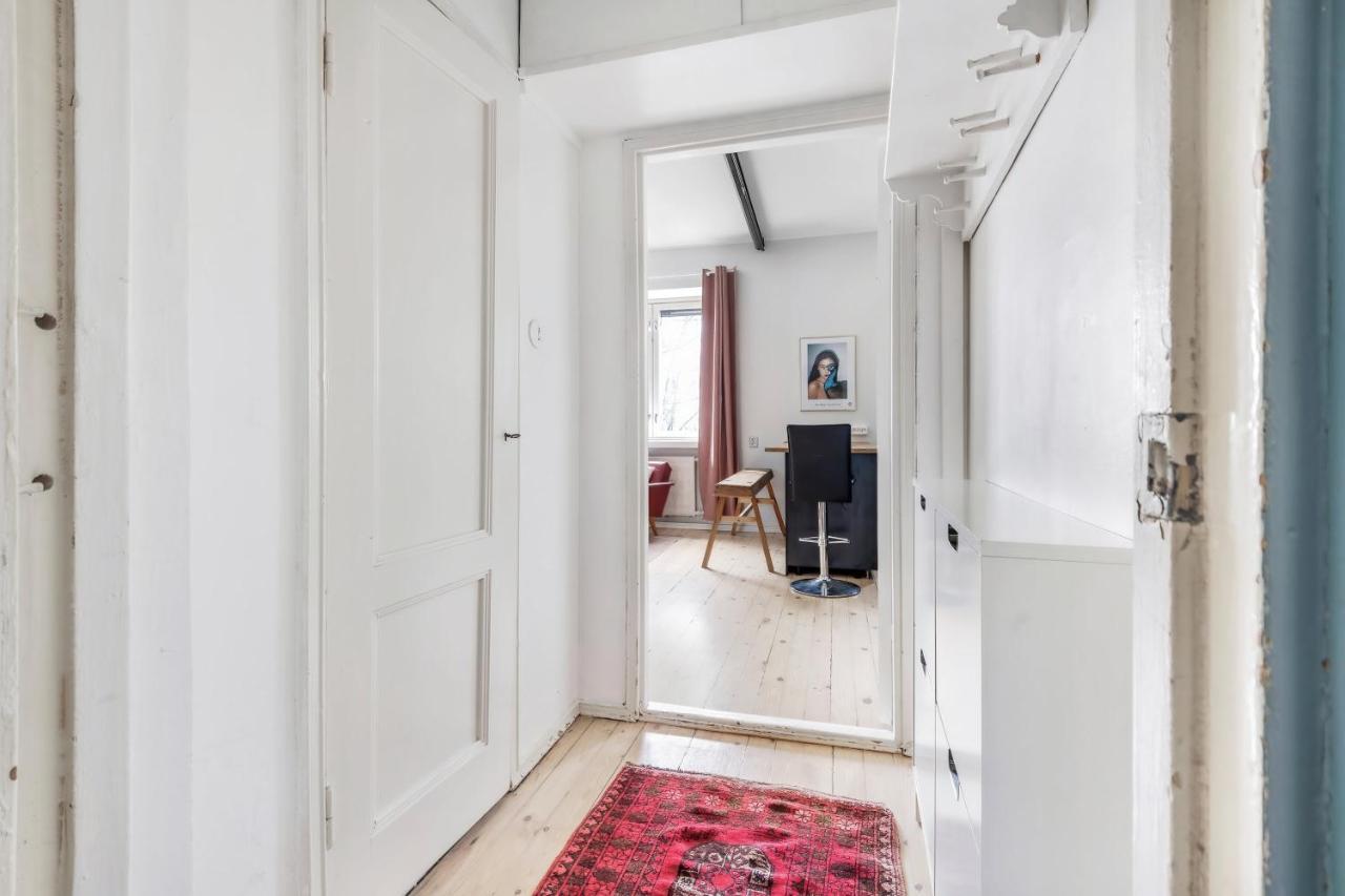 Wehost Modern Kitchen Studio With Bright Colours Apartamento Helsínquia Exterior foto